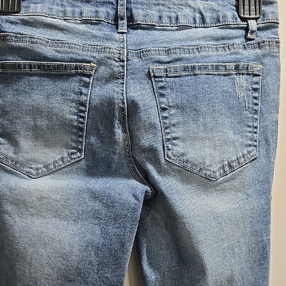 Distressed Jeans - Picture 14 of 16